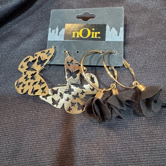 NEW nOir NYC Earrings 2 prs Gold Butterflies & Black Fabric Flowers Set - Picture 2 of 8
